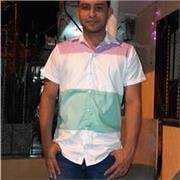 Profesor de educación física imparte clases y entrena a persona de todas las edades